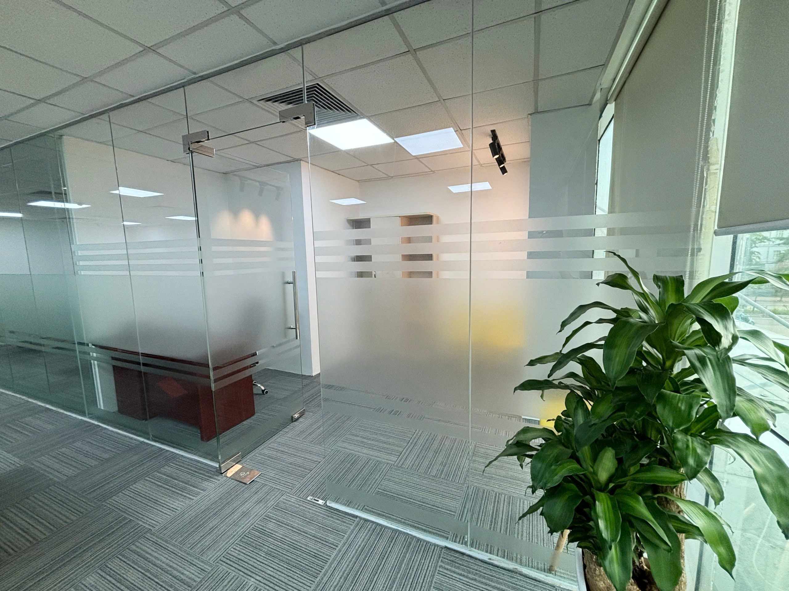 Văn phòng Vina Office làm việc riêng trọn gói Vina Office