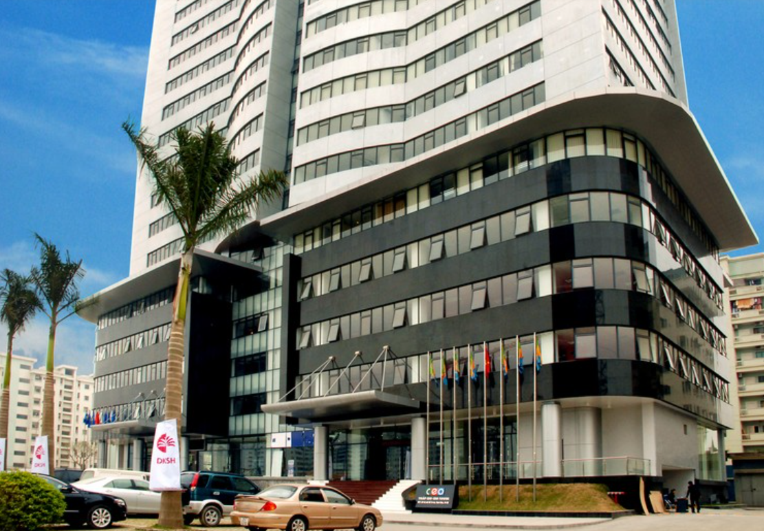 CEO Pham Hung 2 VINA OFFICE