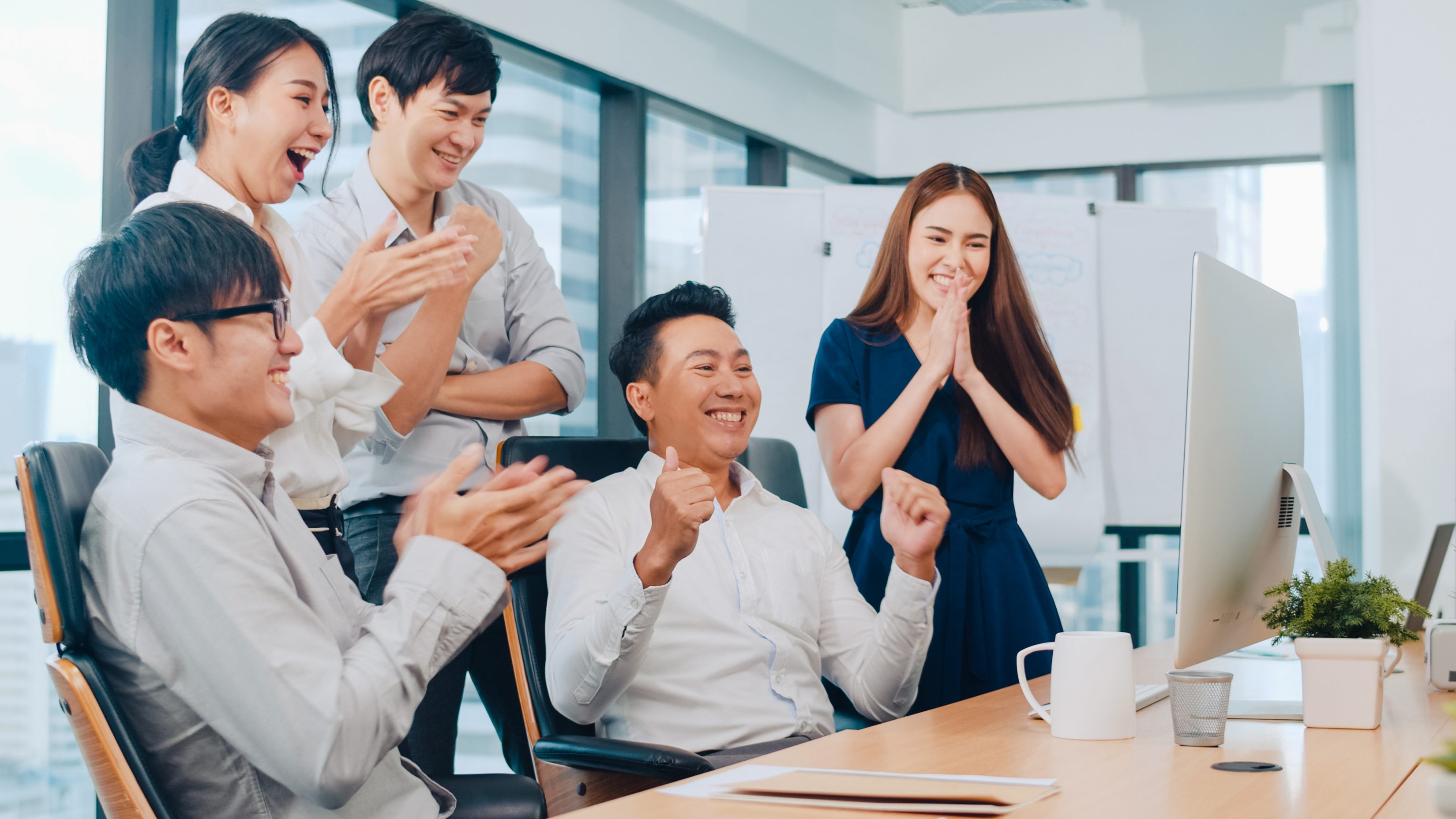 làm việc tại co-working space Vina Office
